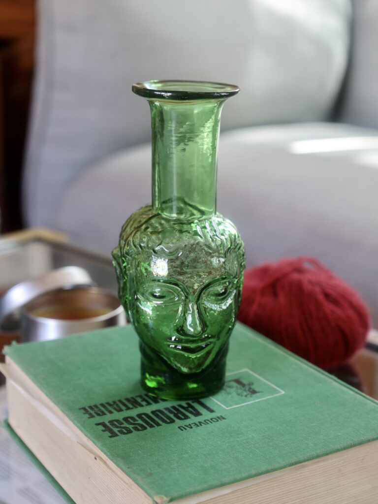 vase-tete-green-face-vase-mouth-blown-recycled-glass