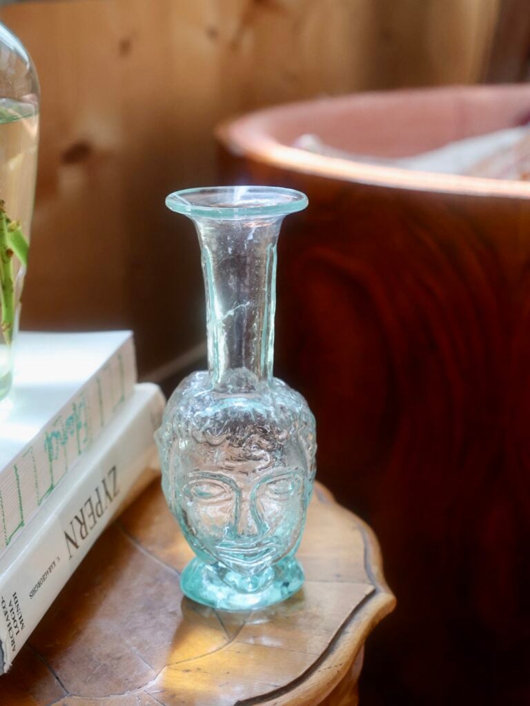 vase-tete-transparent-mouth-blown-recycled-glass