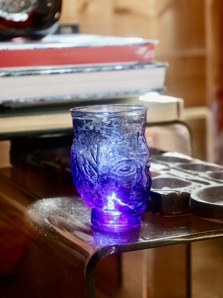 la-soufflerie-verre-tete-blue-face-shaped-drinking-glass-mouth-blown-recycled-glass