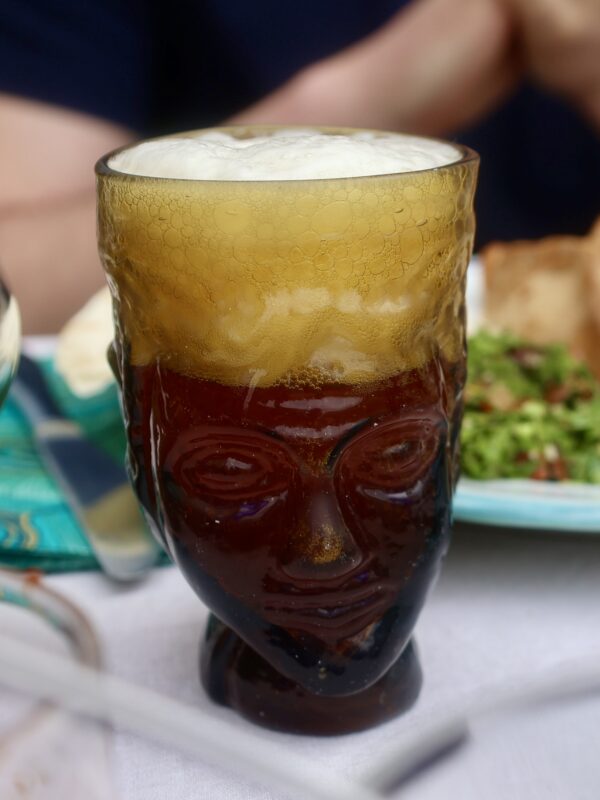 verre-tête-yellow-drinkware-face-glass-mouth-blown-recycled-glass