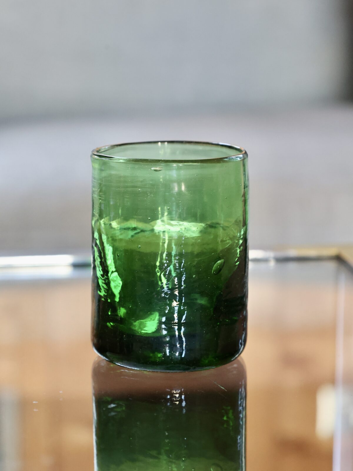 murano-moyen-green-drinkware-tumblers-water-glasses-mouth-blown-recycled-glass