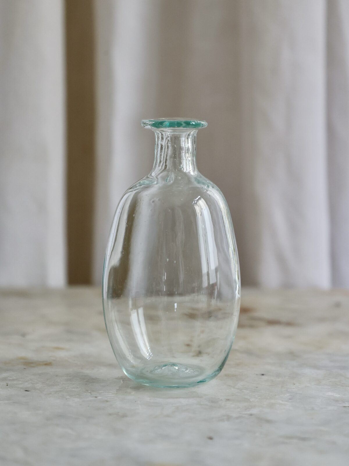 amour-sans-anse-transparent-hand-blown-recycled-glass-bud-vase