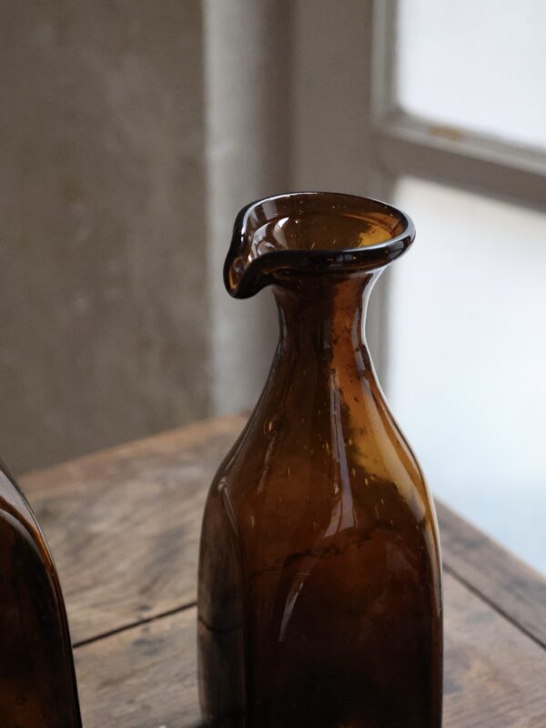 frigo-avec-bec-dark-brown-verre-souffle