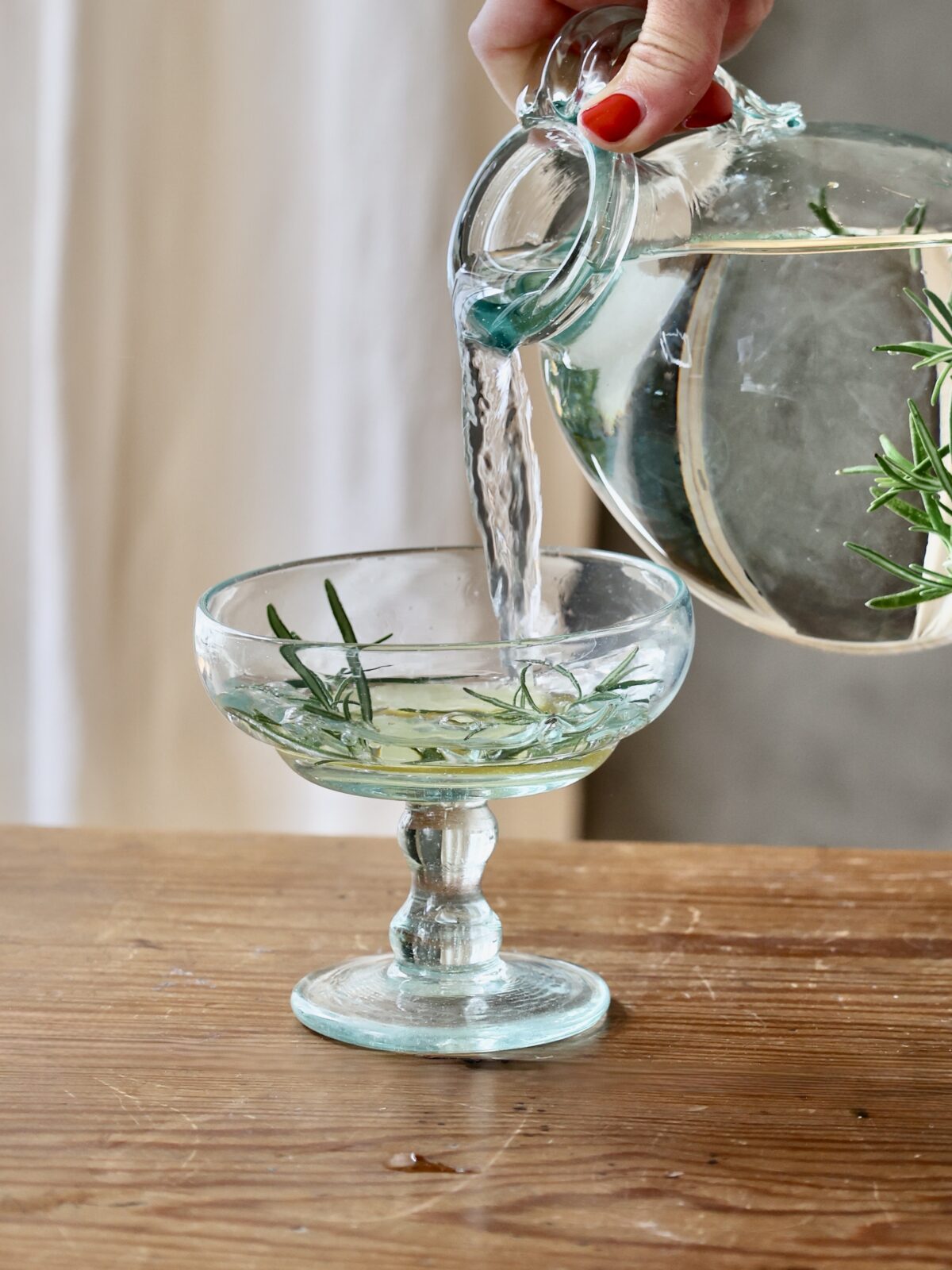 la-coupe-transparent-stem-glass-drinkware-mouth-blown-recycled-glass