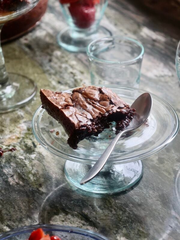la-soufflerie-operette-transparent-cake-stand-mouth-blown-recycled-glass