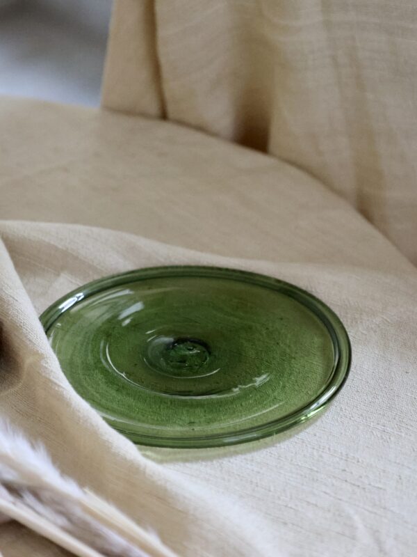 Handmade recycled plate by La Soufflerie Paris