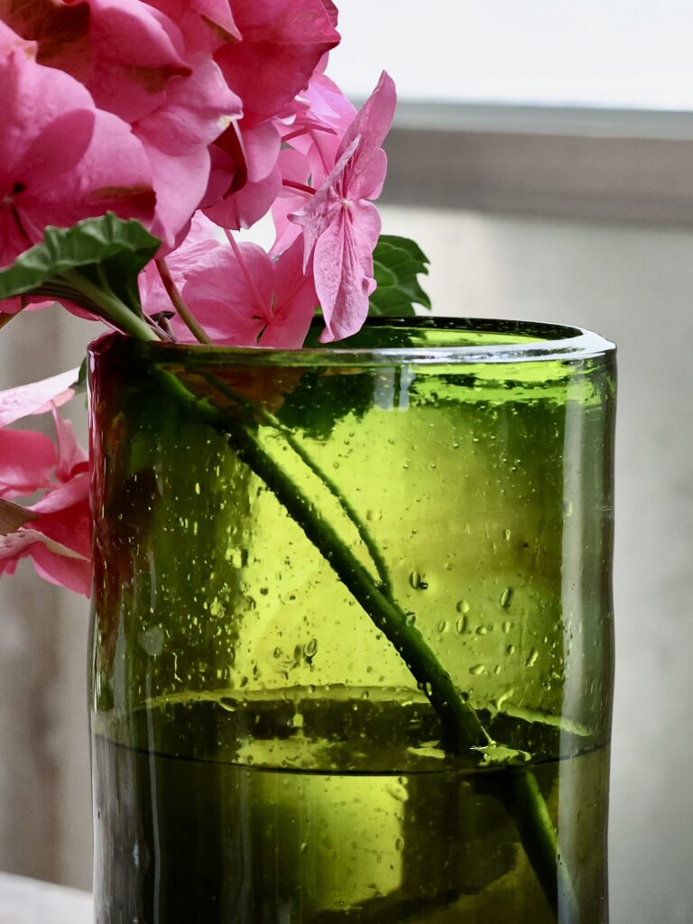 pied-douche-olive-vase-jar-mouth-blown-recycled-glass
