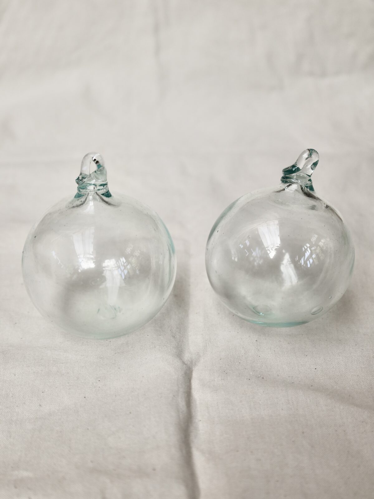 la-soufflerie-boule-transparent-8cm-boule-de-noël-bouche-soufflée-verre-recyclé
