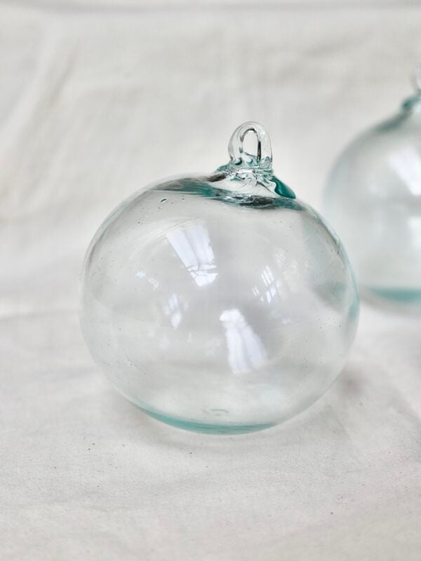 la-soufflerie-boule-transparent-10cm-boule-de-noël-bouche-soufflée-verre-recyclé