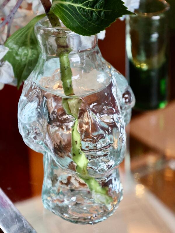 angelo-vase-transparent-bud-vase-head-mouth-blown-recycled-glass