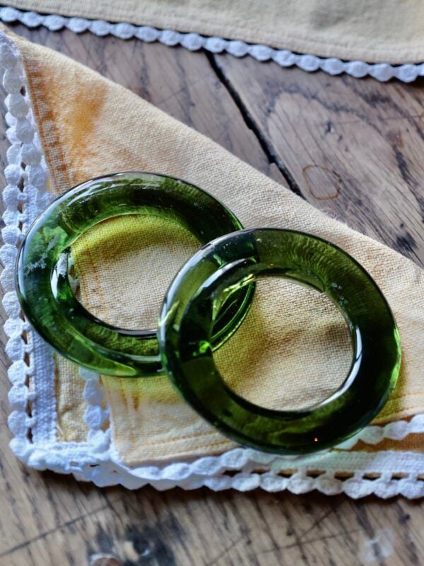 napkin-holder-vert-fume-accessories-mouth-blown-recycled-glass