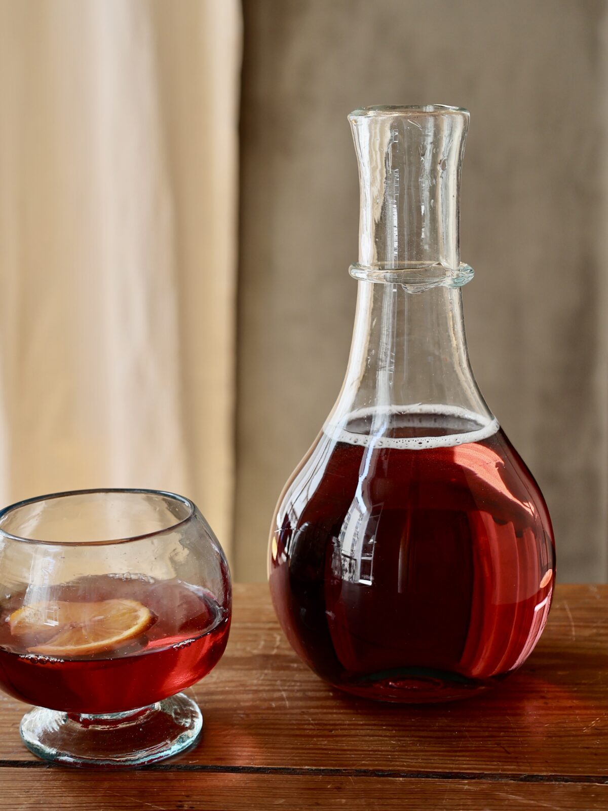 decantador-alto-transparent-carafe-mouth-blown-recycled-glass